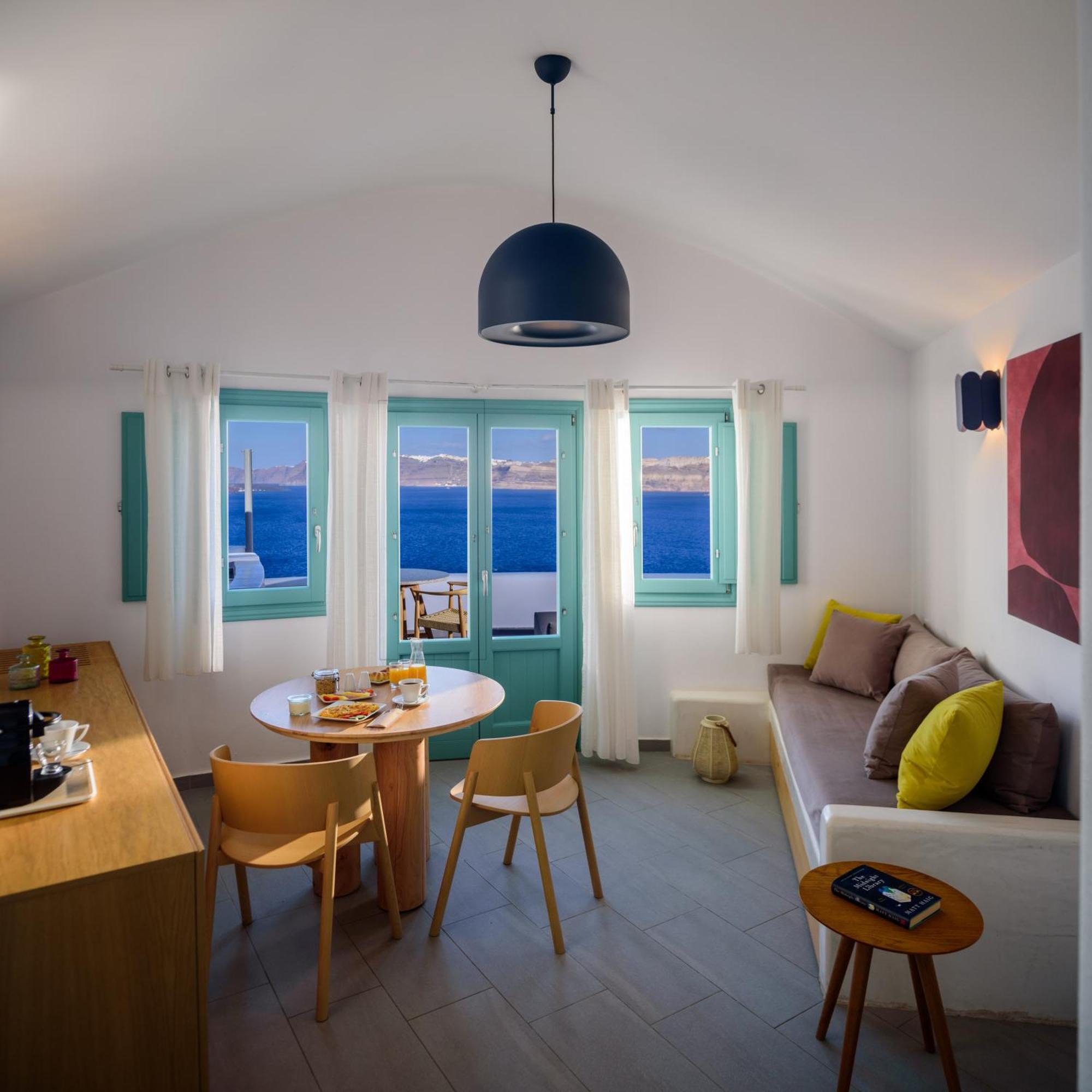 Neptune Luxury Suites Akrotírion Eksteriør billede