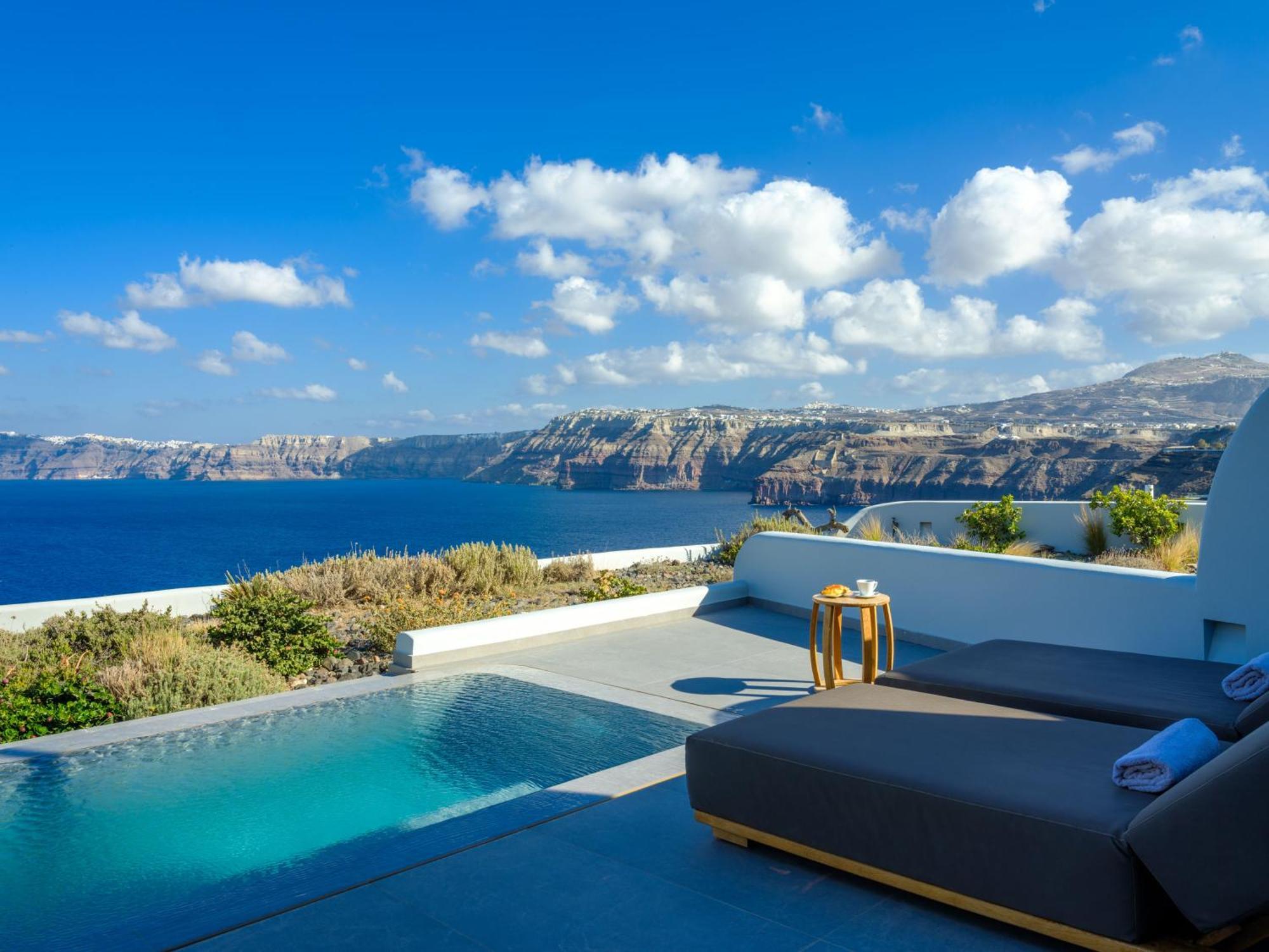 Neptune Luxury Suites Akrotírion Eksteriør billede